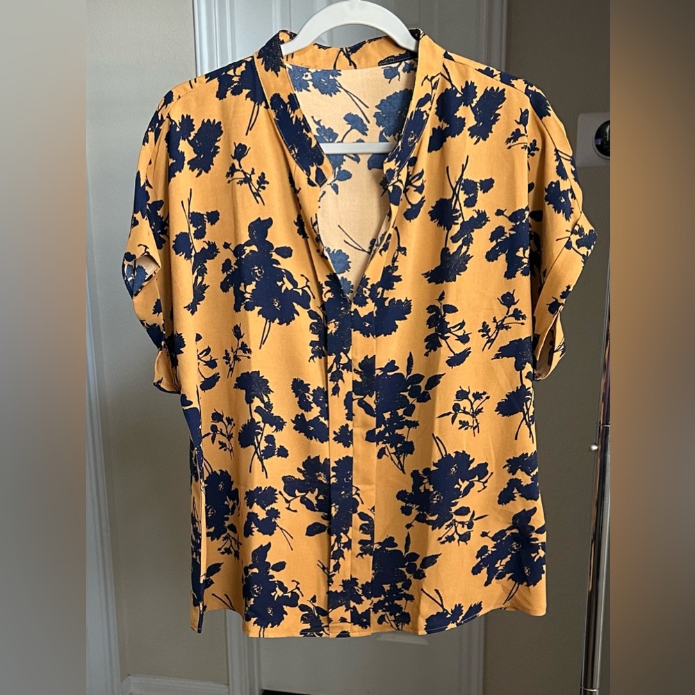 SHEIN Women’s Floral Top